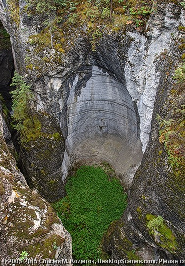 Maligne Canyon Pothole 