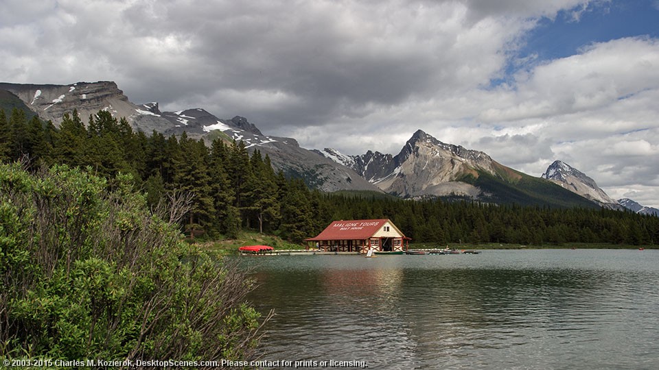 Maligne Lake Boathouse 