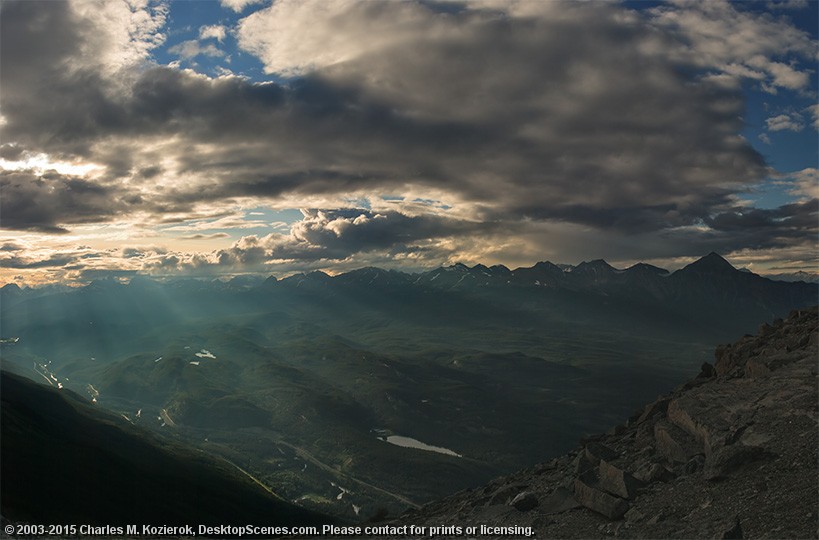 Sunrays Over the Victoria Cross Range 